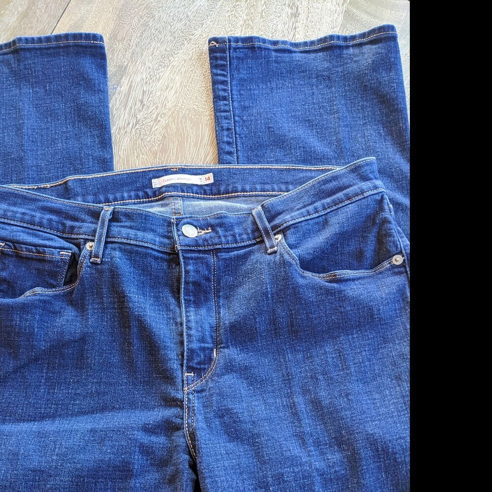 Levi Strauss Classic Bootcut Flare Dark Denim Wash Denim Blue Jeans, Size 14